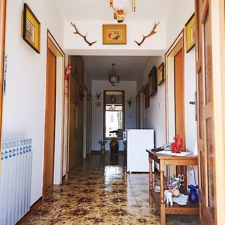 Naomi's Sunshine Apartament Cres