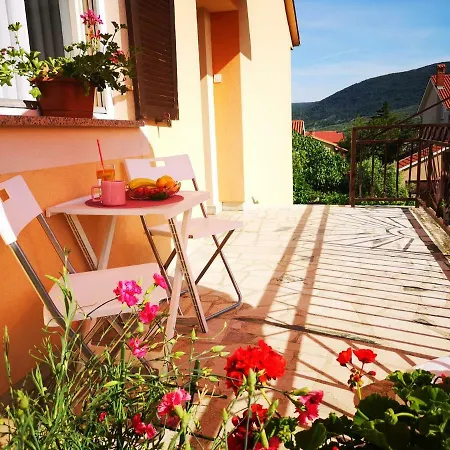 Apartament Naomi's Sunshine *