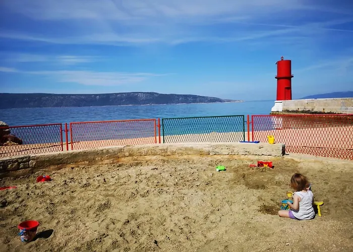 Naomi's Sunshine Cres