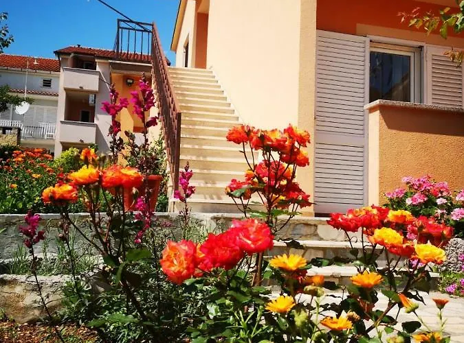 Naomi's Sunshine Apartamento *