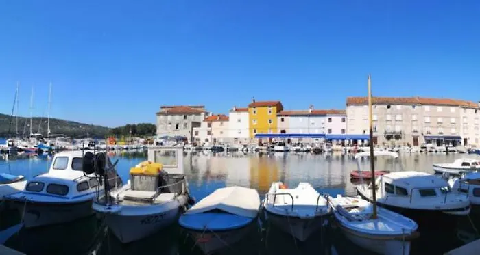 Naomi's Sunshine Apartamento Cres